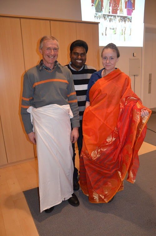 Sari und Dhoti - Kleidung aus Indien (© Foto: Pfarre Reichenfels)