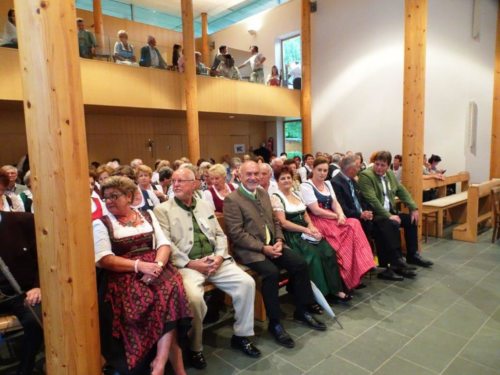 Ehrengäste anläßlich des Gästechorsingens zum 90-Jahr-Jubiläum des MGV “Alpengruß“ Damtschach (© Foto: PGR Gottfried Struckl)