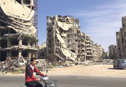 Wo man hinschaut: Bombenruinen. Die Zukunft Syriens ist ungewiss. (© Foto: glettler/waldner)