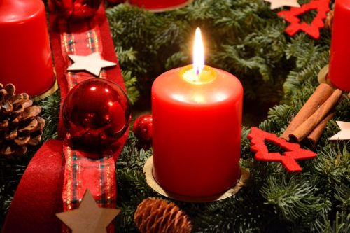 Kerzenschein zur Adventszeit (© Foto: Andreas Hermsdorf/pixelio.de)