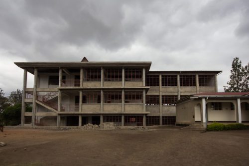 Neues Schulgebäude im Entstehen (Direktorat, Sekretariat, Festsaal, Bibliothek) (© Foto: Prokop)