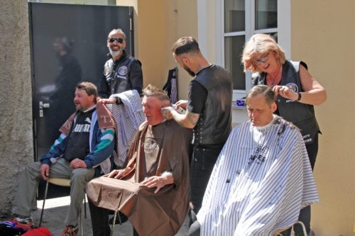 Barber Angels im Einsatz (© Foto: Caritas Kärnten)