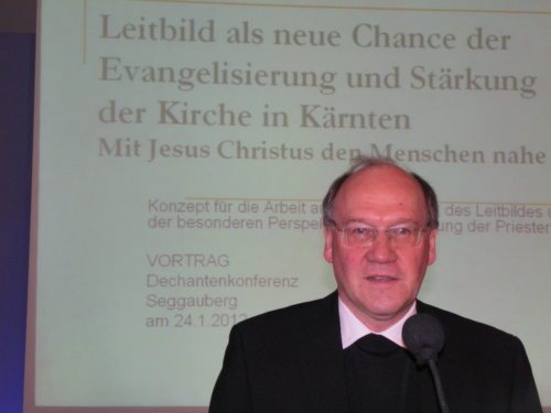 Bischof Schwarz bei seinem Grundsatzreferat (© Foto: Michael Kapeller) Bischof Schwarz bei seinem Grundsatzreferat (© Foto: Michael Kapeller)