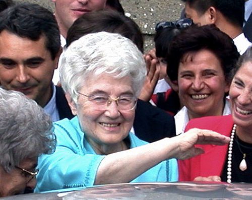 Chiara Lubich in Castel Gandolfo (2005) (© Foto: Wikipedia-Commons/MassimoFinizio) Chiara Lubich in Castel Gandolfo (2005) (© Foto: Wikipedia-Commons/MassimoFinizio)