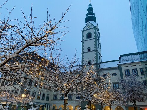 Bischof Marketz feiert die Christmette im Klagenfurter Dom. Foto: Stadtpastoral