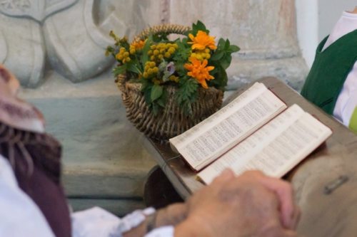 Duftendes Beten und Singen (© Foto: Pfarre St. Martin im Granitztal)