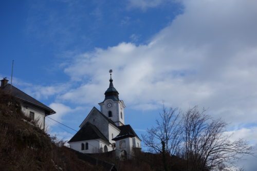 Die Pfarrkirche Sternberg, fotografiert am 6.1.2018, am Dreikönigstag. (© Foto: Edith Strauss)