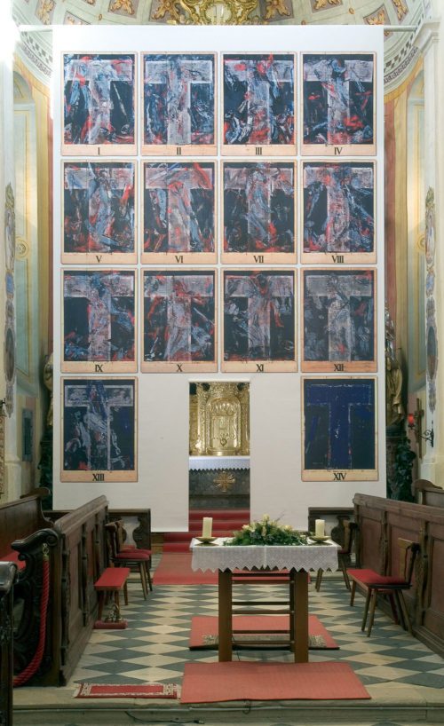 Fastentuch von Valentin Oman in der Pfarrkirche Latschach/Loče (© Foto: Pfarre Latschach / Neumueller)