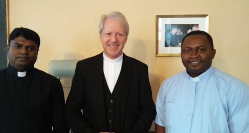 Die beiden neuen Priester mit Generalvikar Dr. Guggenberger (© Foto: Michael Kapeller)