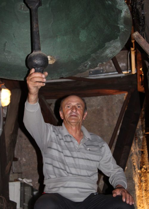 Glockenschläger aus Smlednik (Slowenien) eröffnen die “Lange Nacht“ (© Foto: Hübler)