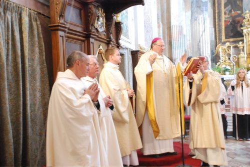 Hl. Messe anlässlich des 70. Jahrestages der Aussiedlung der Kärntner Slowenen im Klagenfurter Dom (© Foto: Gotthardt/Nedelja) Hl. Messe anlässlich des 70. Jahrestages der Aussiedlung der Kärntner Slowenen im Klagenfurter Dom (© Foto: Gotthardt/Nedelja)
