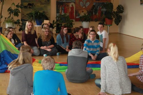 Firmlinge beim Workshop Gemeinschaft (© Foto: Katholische Jugend Kärnten)
