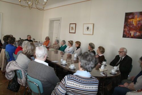 Interessierte Zuhörerinnen und Zuhörer beim Vortrag von Prälat Rauter. (© Foto: Dompfarre )