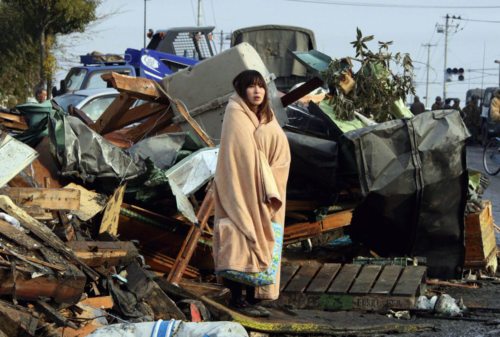 Tudi verni ljudje začnejo dvomiti o Bogu, če jih je – morda prav v najhujši stiski njihovega življenja – očitno zapustil. (© Foto: KNA/Reuters/Nedelja) Tudi verni ljudje začnejo dvomiti o Bogu, če jih je – morda prav v najhujši stiski njihovega življenja – očitno zapustil. (© Foto: KNA/Reuters/Nedelja)