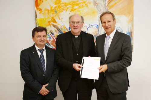 v.l.: Rektor Franjo Vidović, Bischof Alois Schwarz und Rektor Siegfried Barones (© Foto: Georg Haab)