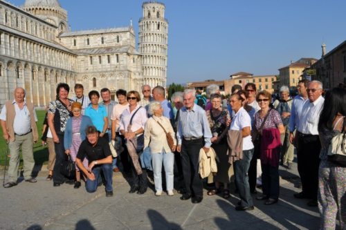 Gruppenfoto in Pisa (© Foto: Pfarre Latschach / Loče)