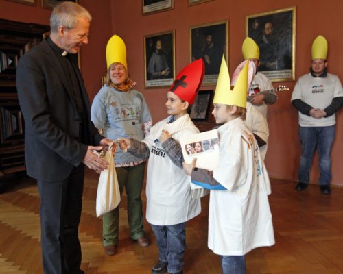 Kinbderrechte-Nikolaus zu Besuch (© Foto: Pressestelle/Eggenberger)