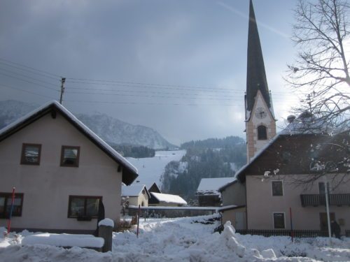 Die katholische Kirche zum hl. Andreas und hl. Markus in Rattendorf im Gailtal. Foto: Weeber