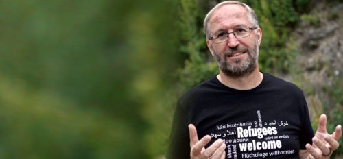 Der Steyler Missionar und Missionswissenschaftler P. Franz Helm SVD im SONNTAG-Interview über Flüchtlingsströme, authentisches Christentum und die überraschende Aktualität des vor 50 Jahren verlautbarten Missionsdekretes “Ad gentes“. (© Foto: SONNTAG / Haab) Der Steyler Missionar und Missionswissenschaftler P. Franz Helm SVD im SONNTAG-Interview über Flüchtlingsströme, authentisches Christentum und die überraschende Aktualität des vor 50 Jahren verlautbarten Missionsdekretes “Ad gentes“. (© Foto: SONNTAG / Haab)