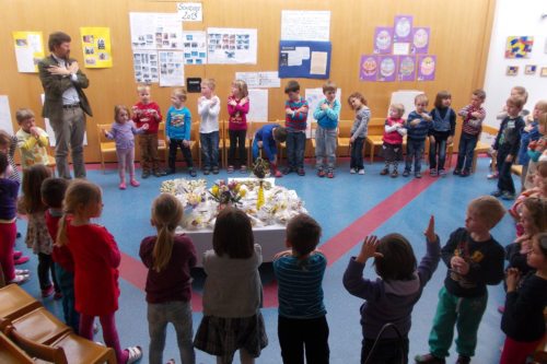 Im Namen des Vaters und des Sohnes und des Heiligen Geistes, Amen. (© Foto: Pfarrkindergarten)