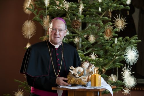 Bischof Schwarz zelebriert am Heiligen Abend die Christmette und am Christtag das Pontifikalamt im Klagenfurter Dom.  (© Foto: Pressestelle/Neumüller )