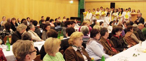 Fest für ehrenamtliche MitarbeiterInnen anlässlich der Kontaktwoche in Wolfsberg im April 2011 (© Foto: Internetredaktion / Fotomax) Fest für ehrenamtliche MitarbeiterInnen anlässlich der Kontaktwoche in Wolfsberg im April 2011 (© Foto: Internetredaktion / Fotomax)