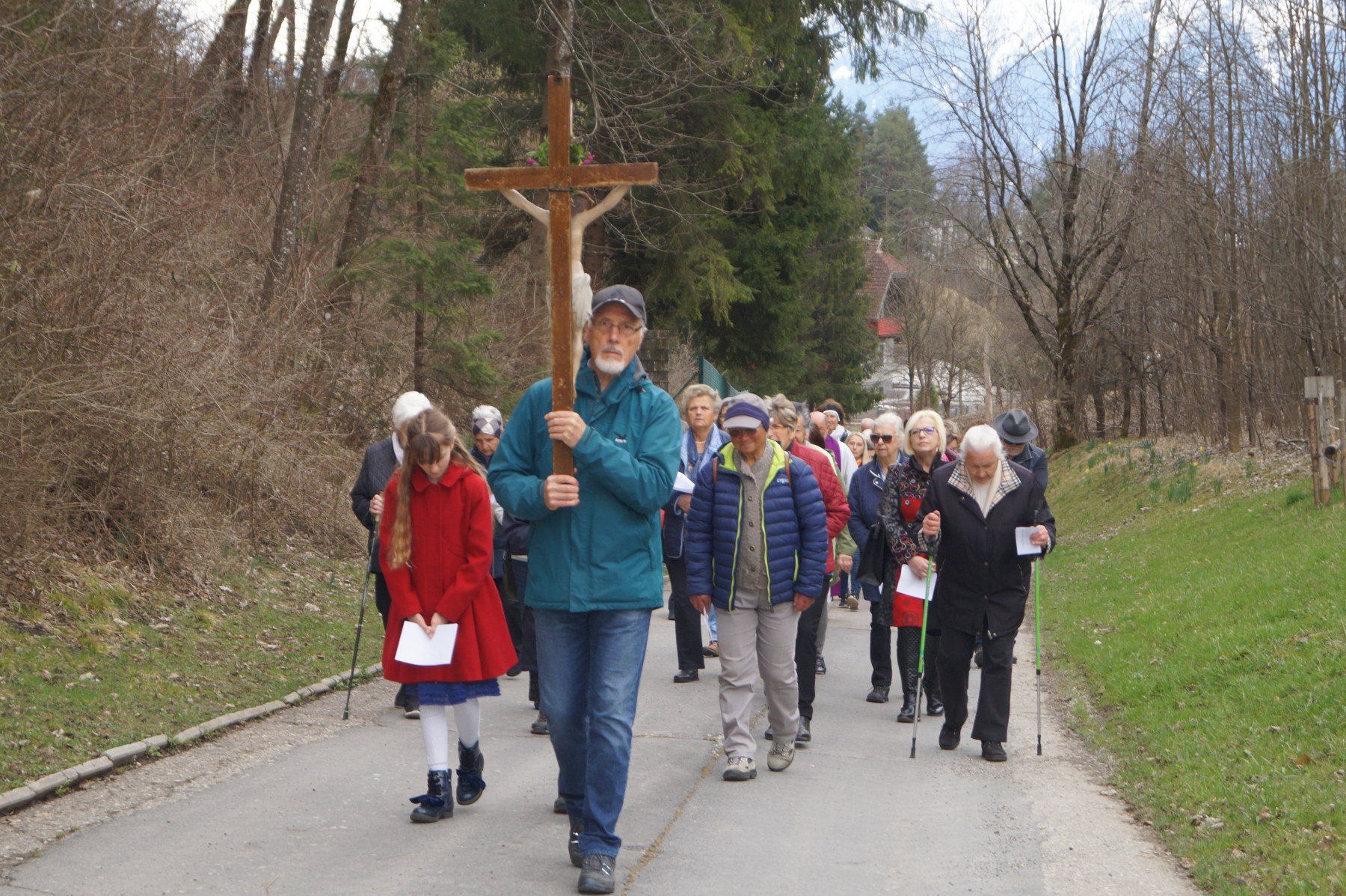 and-chtig-den-kreuzweg-gehen