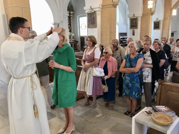 Bild: Primizsegen in der Markuskirche 
