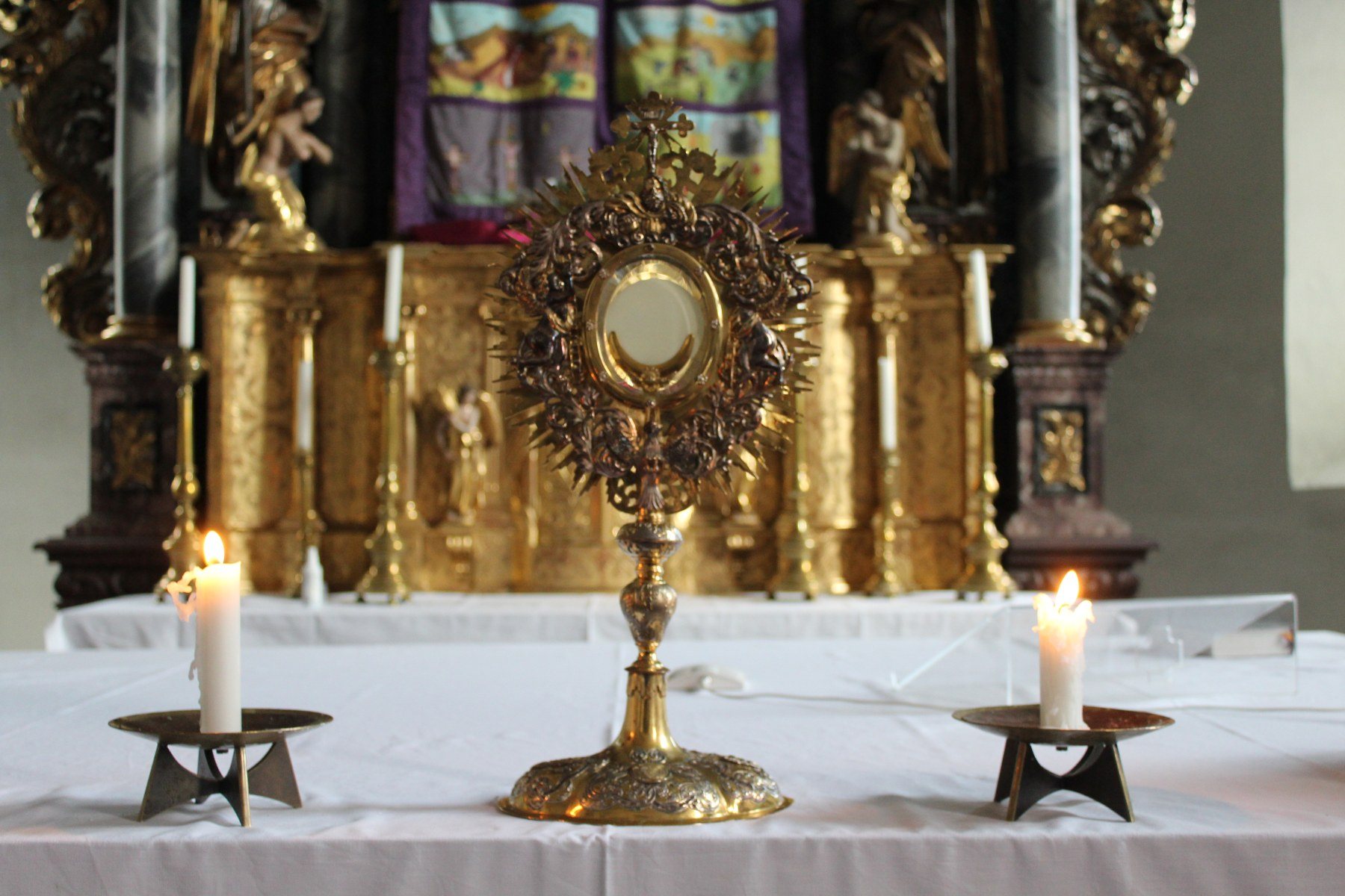 „Hochgelobt und gebenedeit sei der Herr im allerheiligsten Sakrament