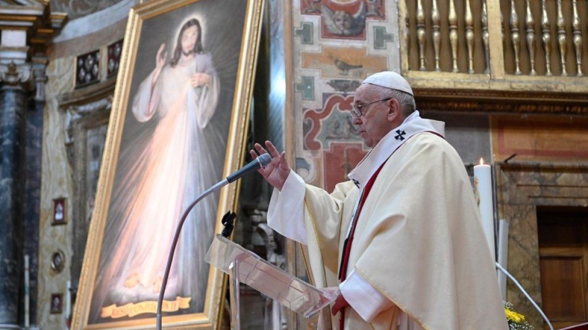 Papst Franziskus beim Fest der Göttlichen Barmherzigkeit in Rom 2020.  (© Foto: vaticannews.va)