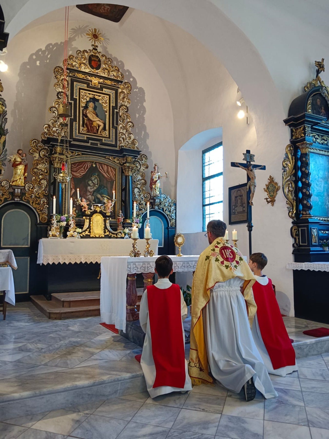 Eucharistische Anbetung in der Wallfahrtskirche Maria Thurn