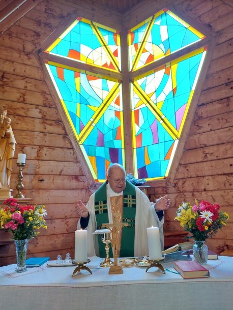 Bild: Festgottesdienst bei der Kapelle Pontnig