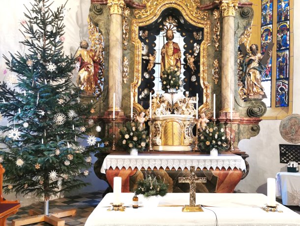 &copy; Foto: Pfarrarchiv Neuhaus- Suha