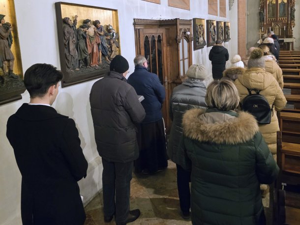 Bild zum Eintrag 'Hinschauen - Mitgehen - Hoffen'