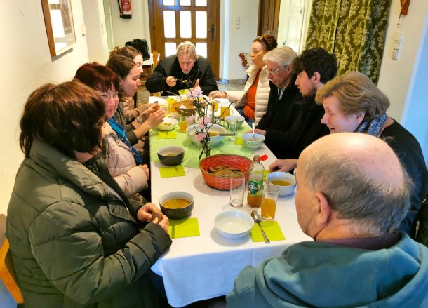 &copy; Foto: Pfarrarchiv Neuhaus-Suha