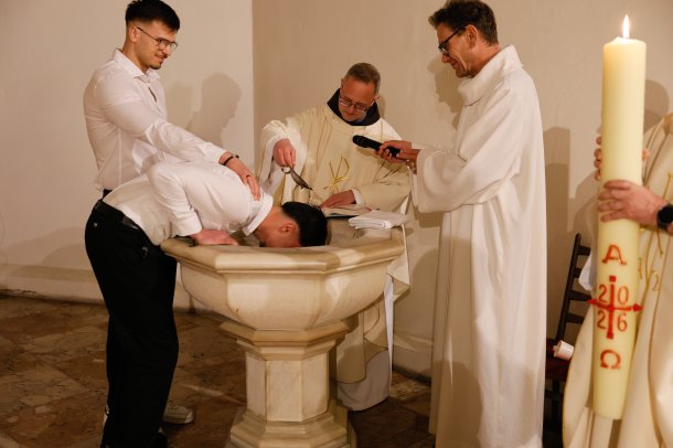 Bild zum Eintrag 'Aus der Nacht ins Licht'