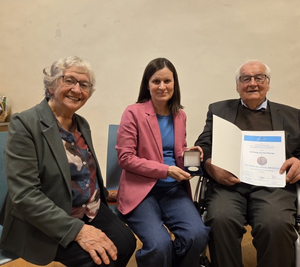 Bild: Dominik Maringer erh&auml;lt Orlando-di-Lasso-Medaille