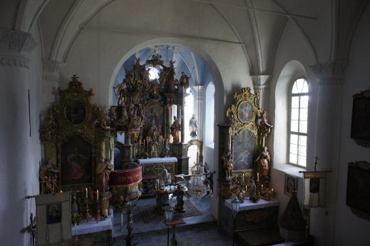 Bild: Pfarrkirche Außerteuchen