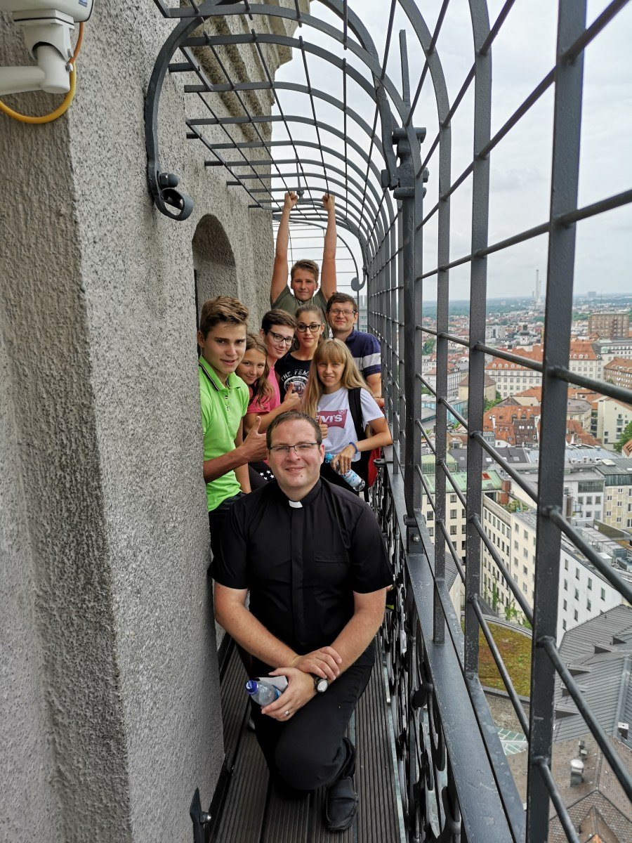 Ministranten von Ferlach Bericht und Fotos: Alexander Samitsch doch ist die Gemeinschaft der zentrale Mittelpunkt unserer Treffen. Ministranten - Katholische Kirche Krnten