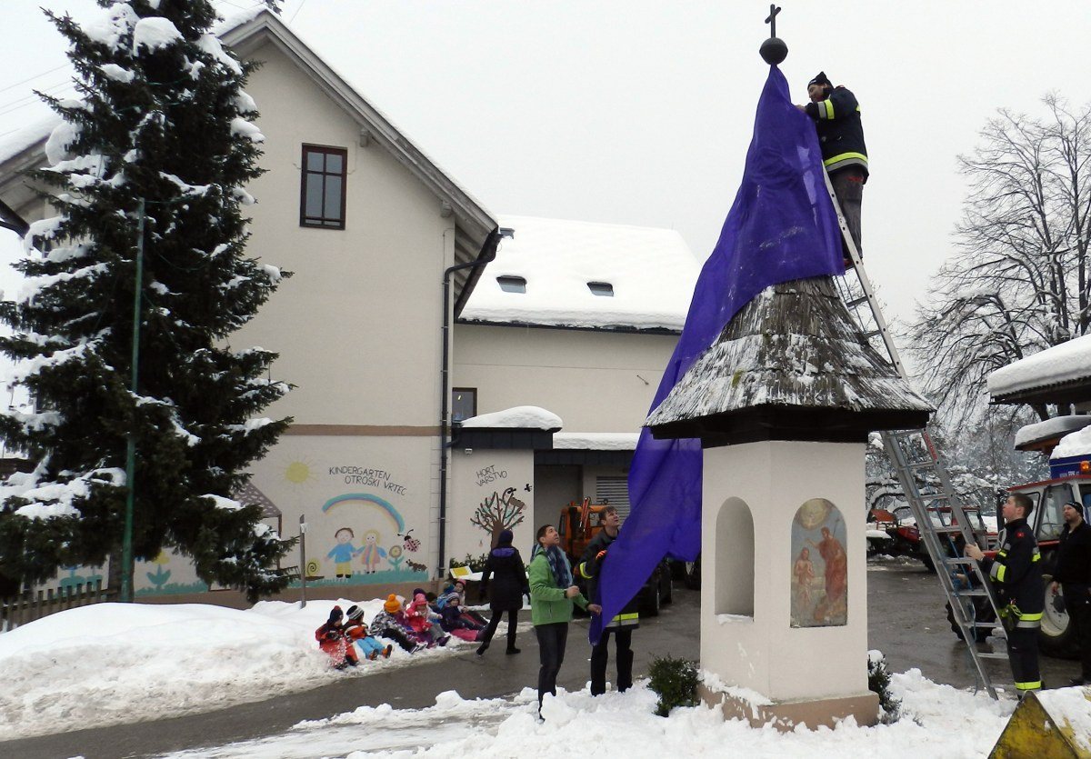 Verhülltes Kreuz / Zakriti križ