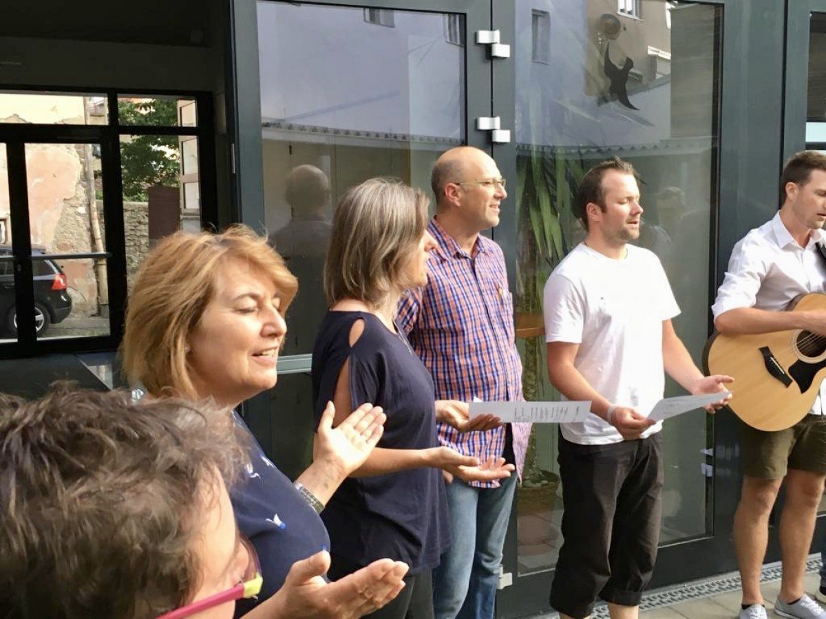 Die Frauen der Brauchtumsgruppe Decrignis in Wolfsberg lesen alte regionale Die Damen treffen sich regelmig zum gemeinsamen Spitzen-Klppeln, ein Lavanttal - volunteeralert.com