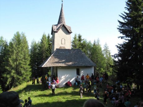 Bild: Wallfahrt auf den Matzenberg / Romanje na Macno goro