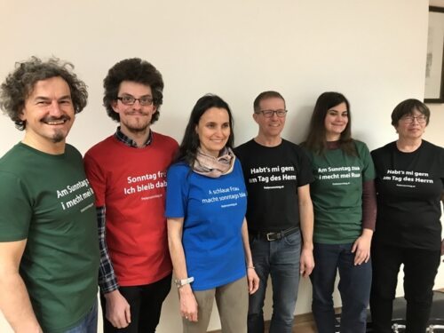 Sonntagsallianz mit neuen T-Shirts (Foto: KABÖ)