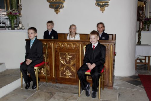 Der Erstkommunionkinder in der goldenen Bank • prvoobhajanci v zlati klopi (© Foto: Foto Gerold Pircher)