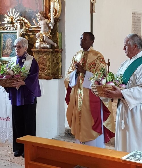 Traditionell wurden Körbe mit Rüben gesegnet.<br /><em>Foto: Veratschnig I.</em>