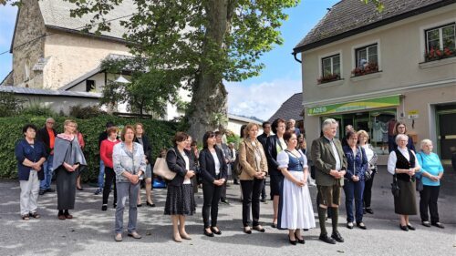 Bildunterschrift (Bildrechte sind zwingend anzugeben!) Bildunterschrift (Bildrechte sind zwingend anzugeben!)