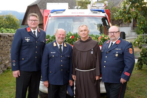 v. l. n. r.: Kommandant der Feuerwehr Wollanig OBI Herbert Liesinger, Bezirksfeuerwehrkurat Stadtpfarrer Mag. Kurt Gatterer, Pater Mag. Terentius Gizdon und Kommandant-Stellvertreter BI Dietmar Buchacher - Foto: FF Wollanig