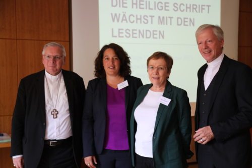 Bildunterschrift (Bildrechte sind zwingend anzugeben!) Bildunterschrift (Bildrechte sind zwingend anzugeben!)