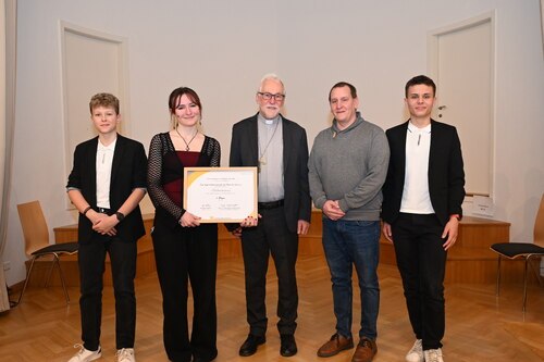 Für das Stück “Weltuntergang“ mit dem ersten Platz in der Kategorie “Jugend und Erwachsene“ ausgezeichnet: Jugendgruppe der Klagenfurter Stadtpfarre St. Hemma; Foto: Gotthardt/Nedelja
