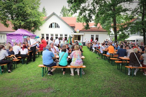 Pfarrfest anlässlich des Patroziniumsfestes (Foto: PAss. Peter Artl) Pfarrfest anlässlich des Patroziniumsfestes (Foto: PAss. Peter Artl)